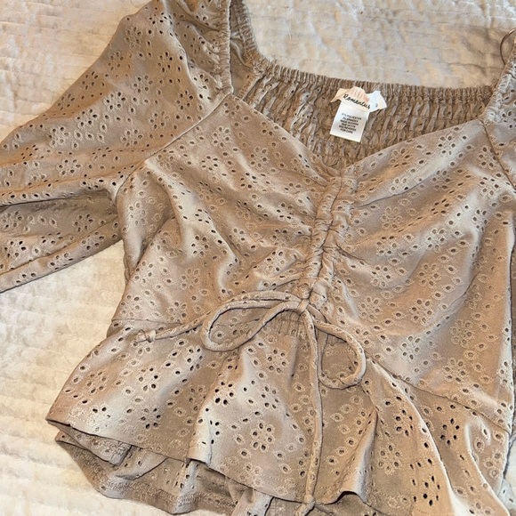 Urban Romantics Crop Top - Picture 2 of 4